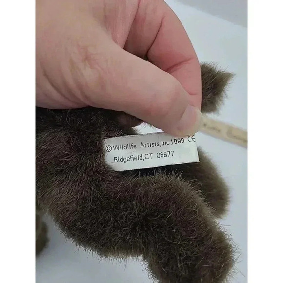 Vintage 1999 Wildlife Artists River Otter Plush - Picture 5 of 5